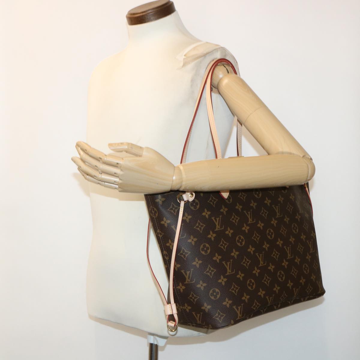 LOUIS VUITTON Monogram Neverfull MM Tote Bag M40156 LV Auth 47541A