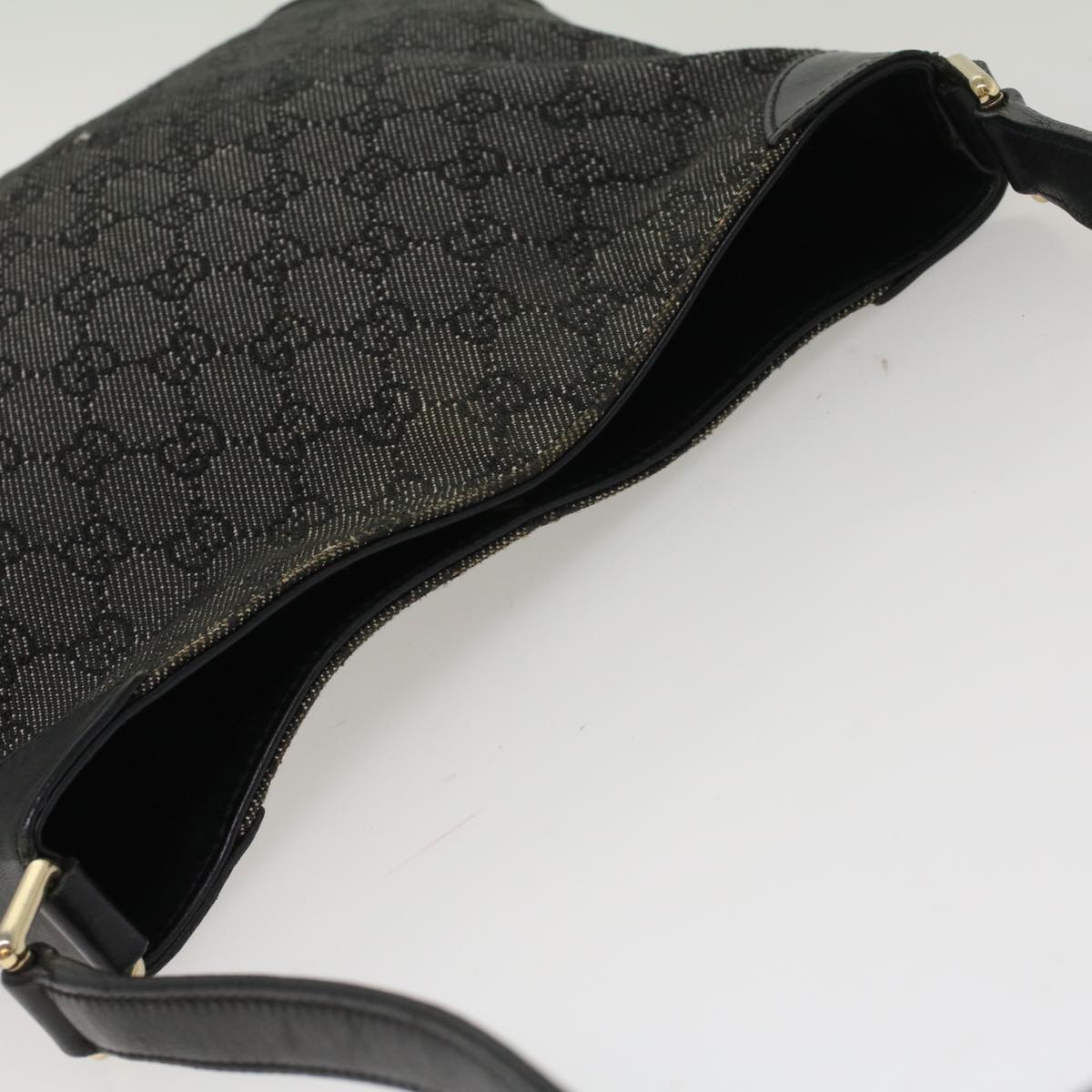 GUCCI GG Canvas Shoulder Bag Black 257296 Auth 47689