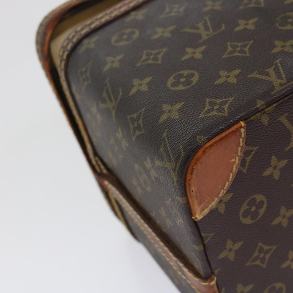 LOUIS VUITTON Monogram Train Case Jewelry Box M23820 LV Auth 48297