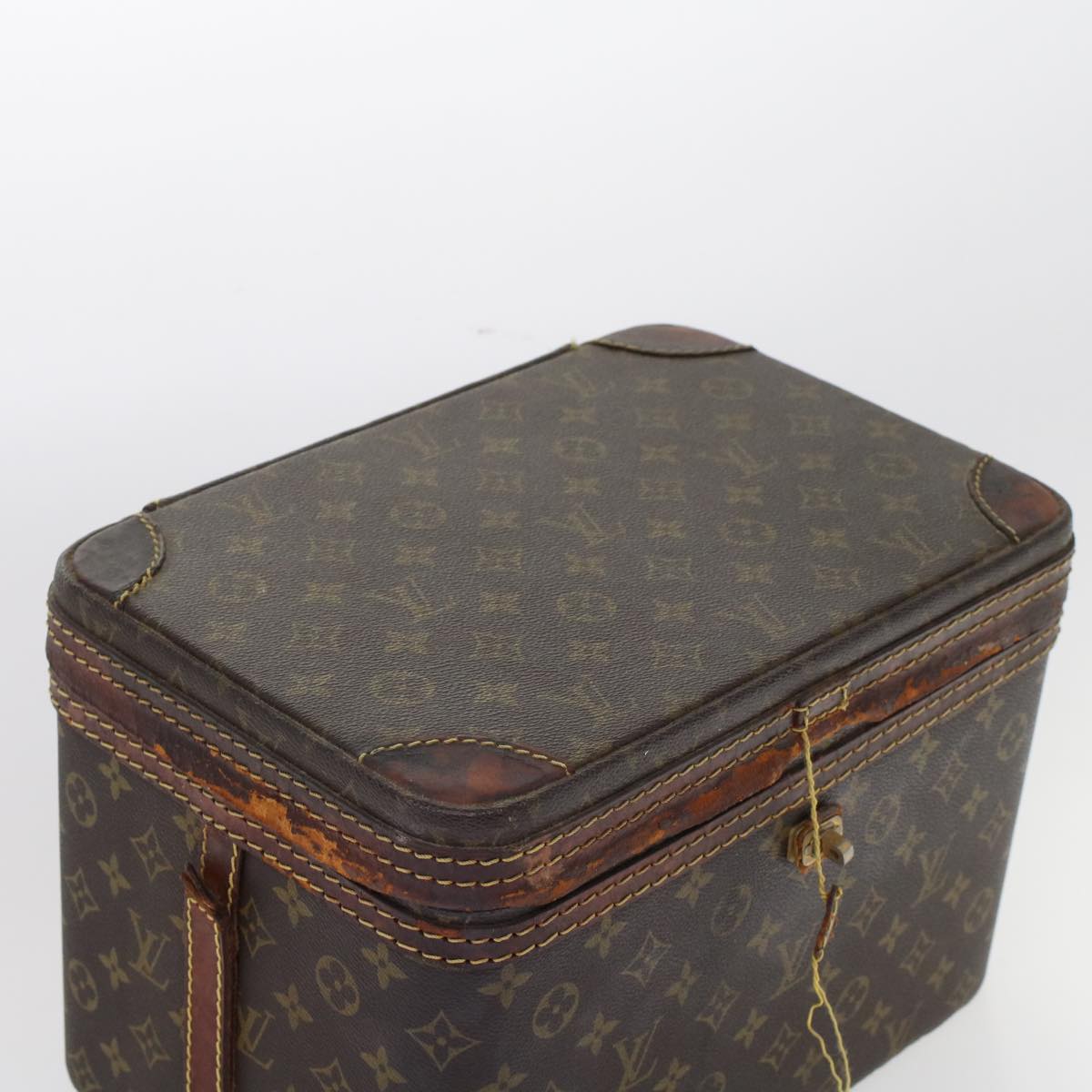 LOUIS VUITTON Monogram Train Case Jewelry Box M23820 LV Auth 48297