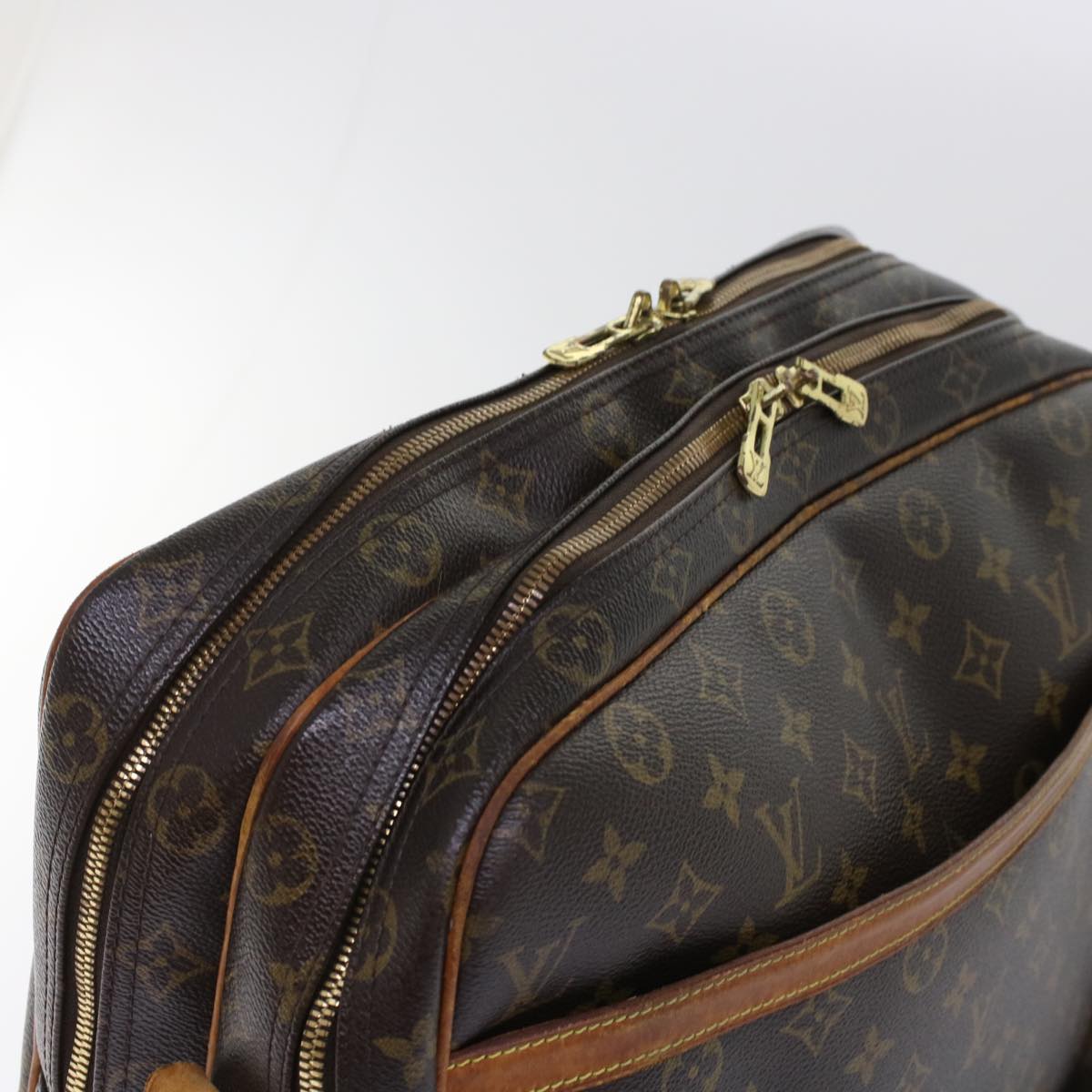 LOUIS VUITTON Monogram Reporter GM Shoulder Bag M45252 LV Auth 48420