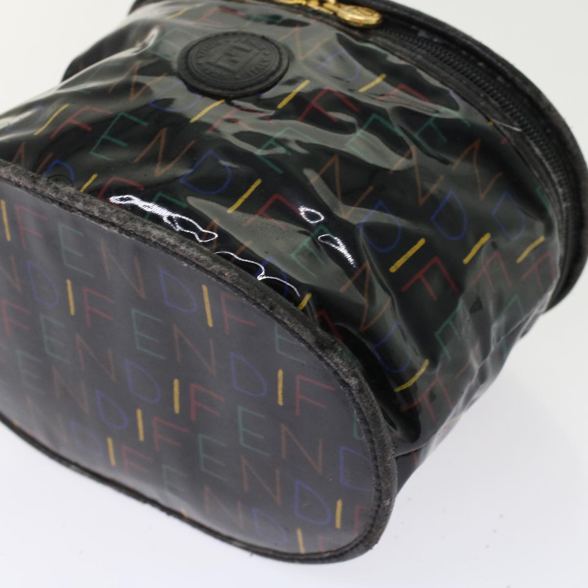 FENDI Vanity Cosmetic Pouch Enamel Black Multicolor Auth 49780