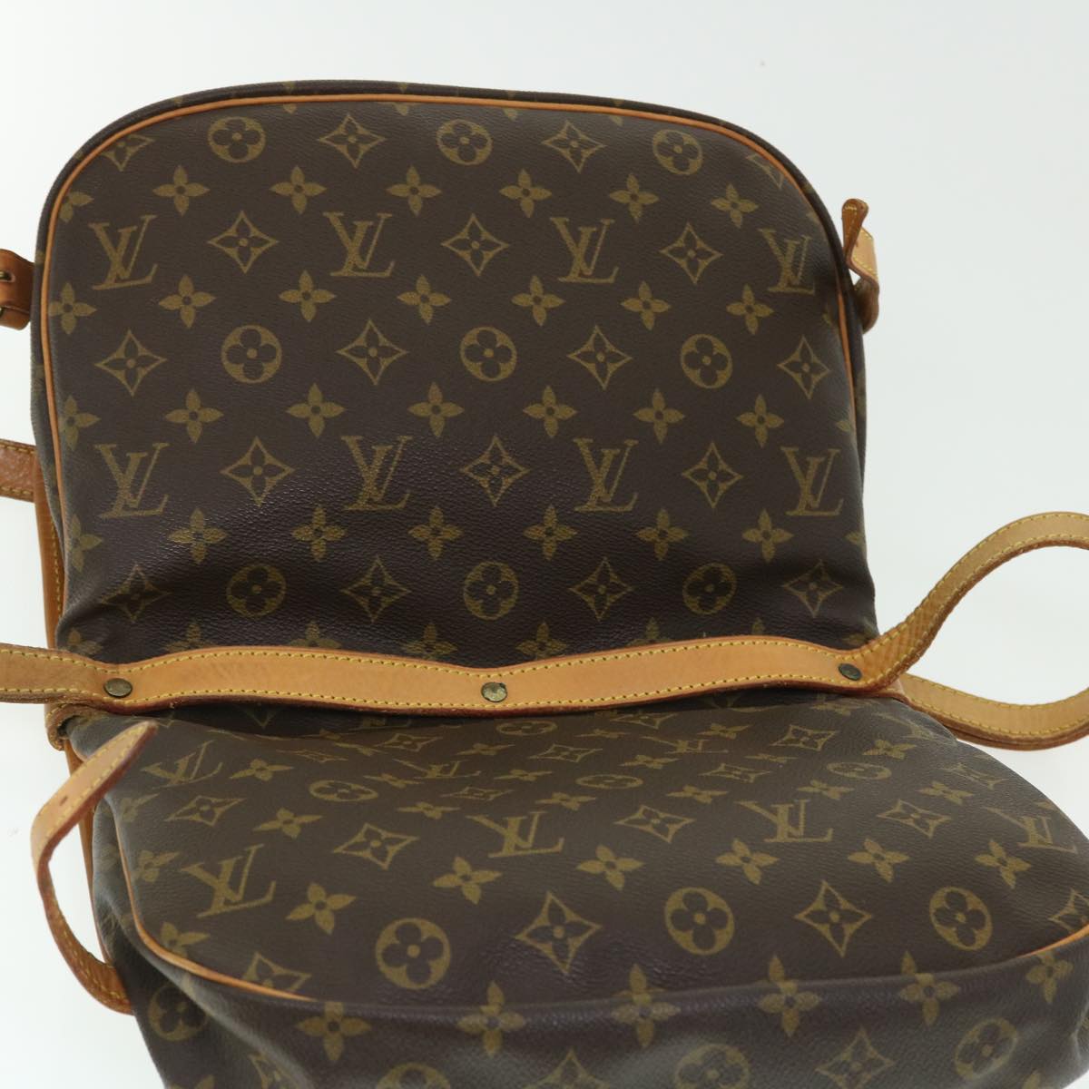 LOUIS VUITTON Monogram Saumur 30 Shoulder Bag M42256 LV Auth 50331