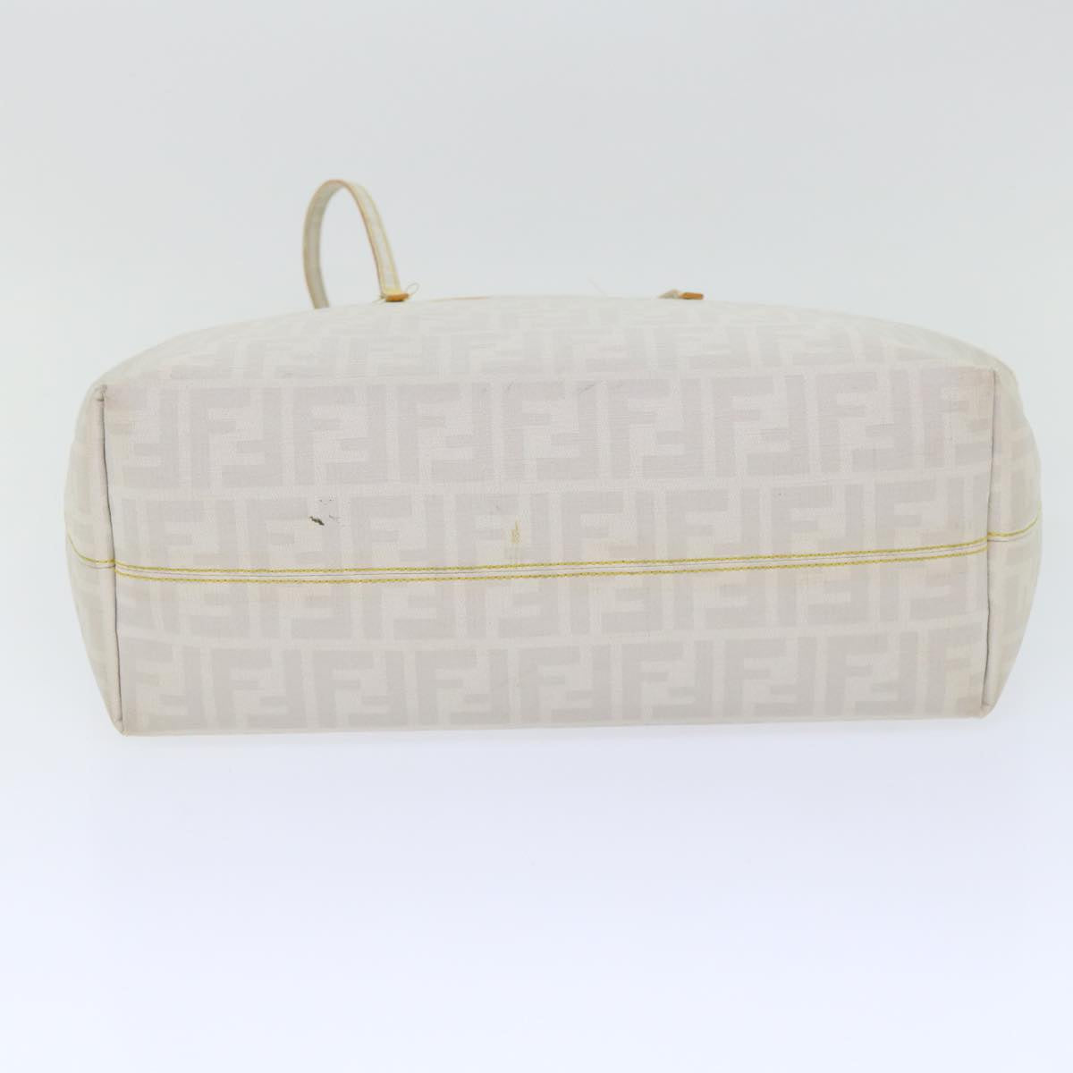 FENDI Zucca Canvas Tote Bag White Auth 51044