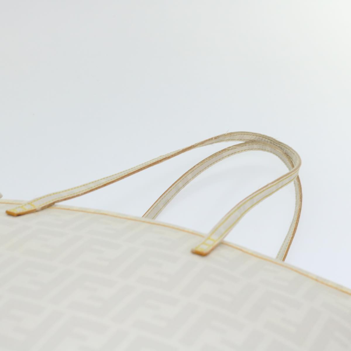 FENDI Zucca Canvas Tote Bag White Auth 51044