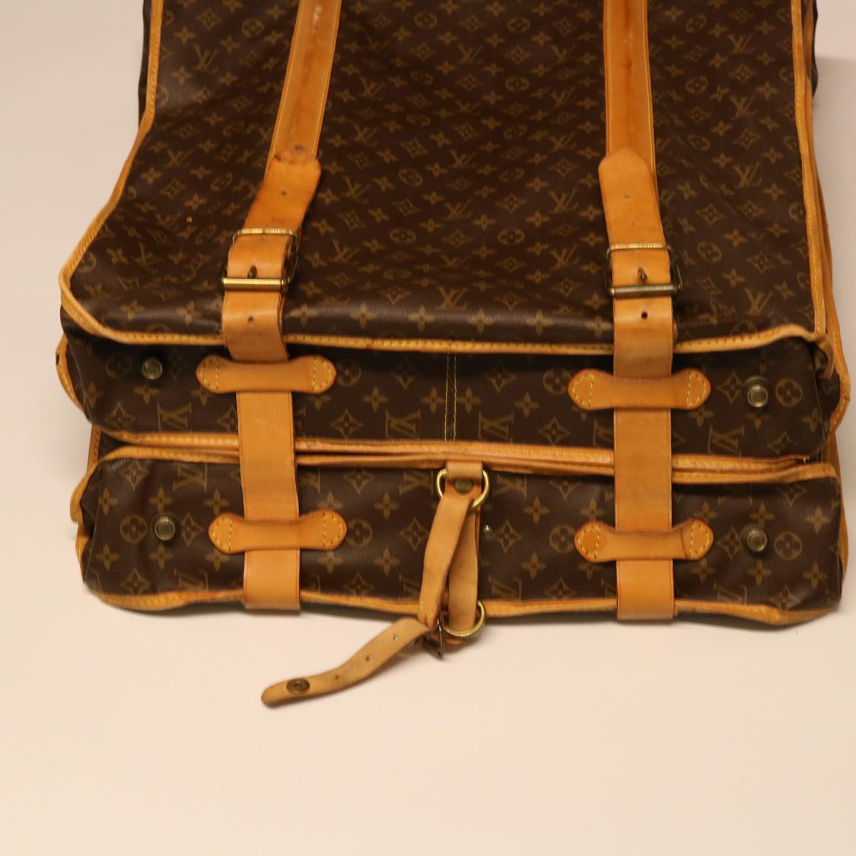 LOUIS VUITTON Monogram Carry Suter Garment Cover M23522 LV Auth 51164