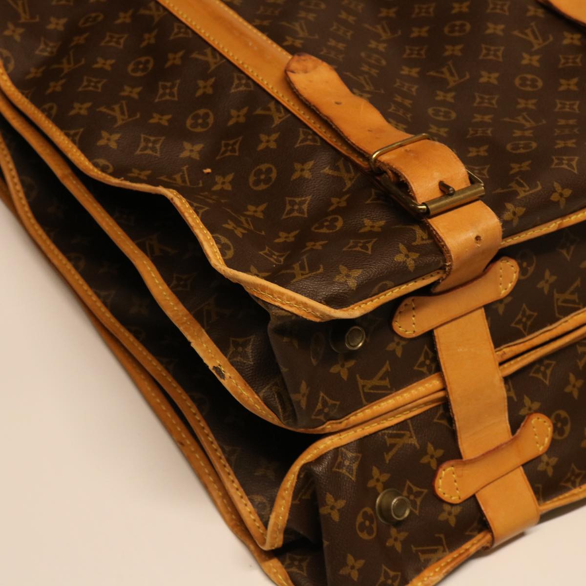 LOUIS VUITTON Monogram Carry Suter Garment Cover M23522 LV Auth 51164