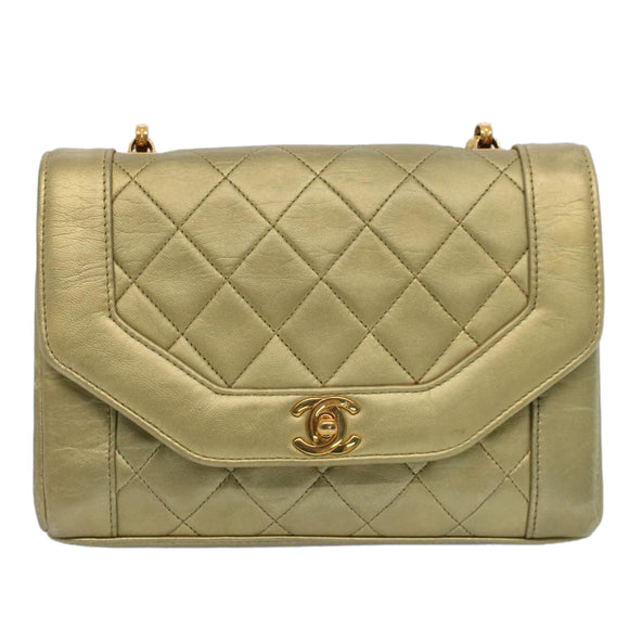 CHANEL Matelasse Turn Lock Chain Shoulder Bag Lamb Skin Gold CC Auth 51274A