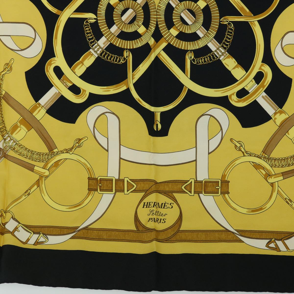 HERMES Carre 90 Eperon d'or Scarf Silk Black Yellow Auth 51345