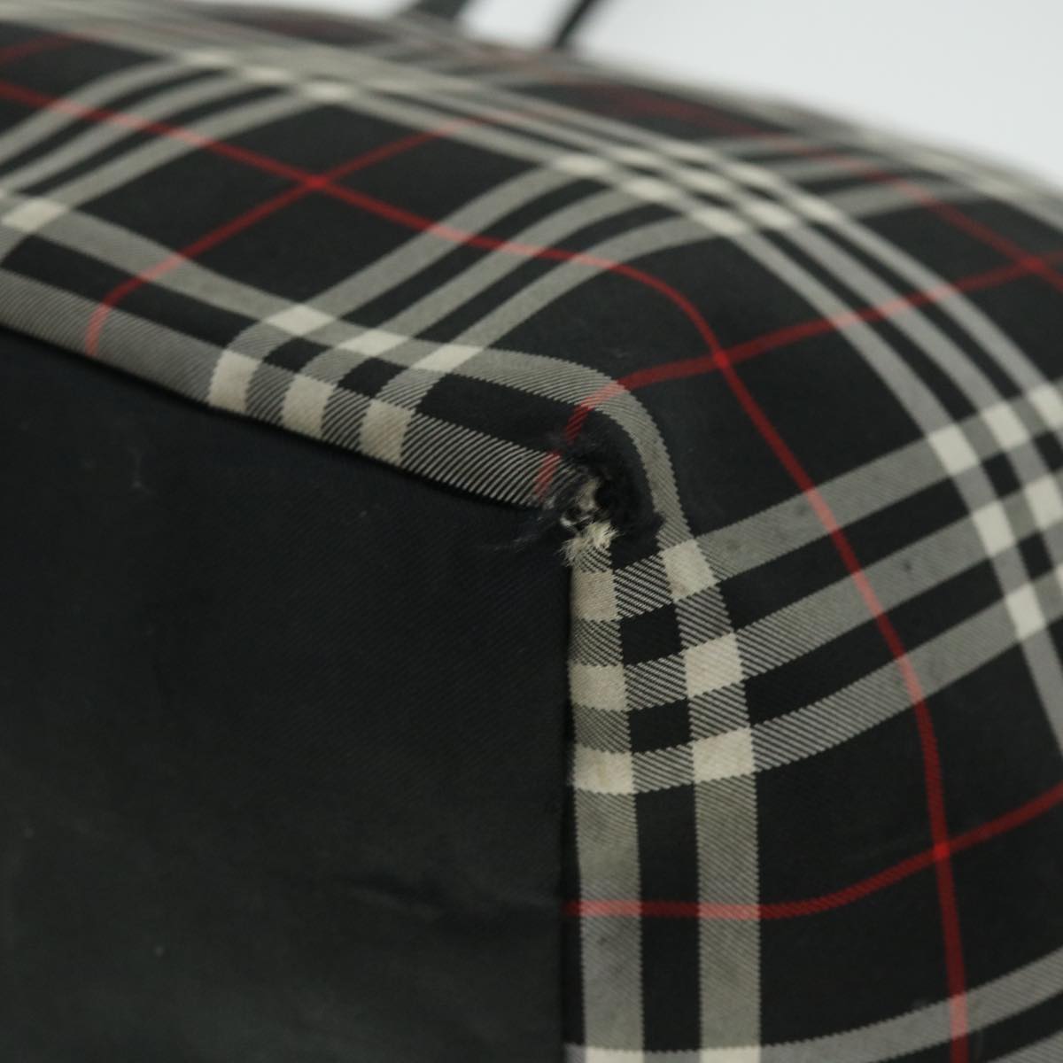 Burberrys Nova Check Blue Label Shoulder Bag Nylon Leather Black Red Auth 51911