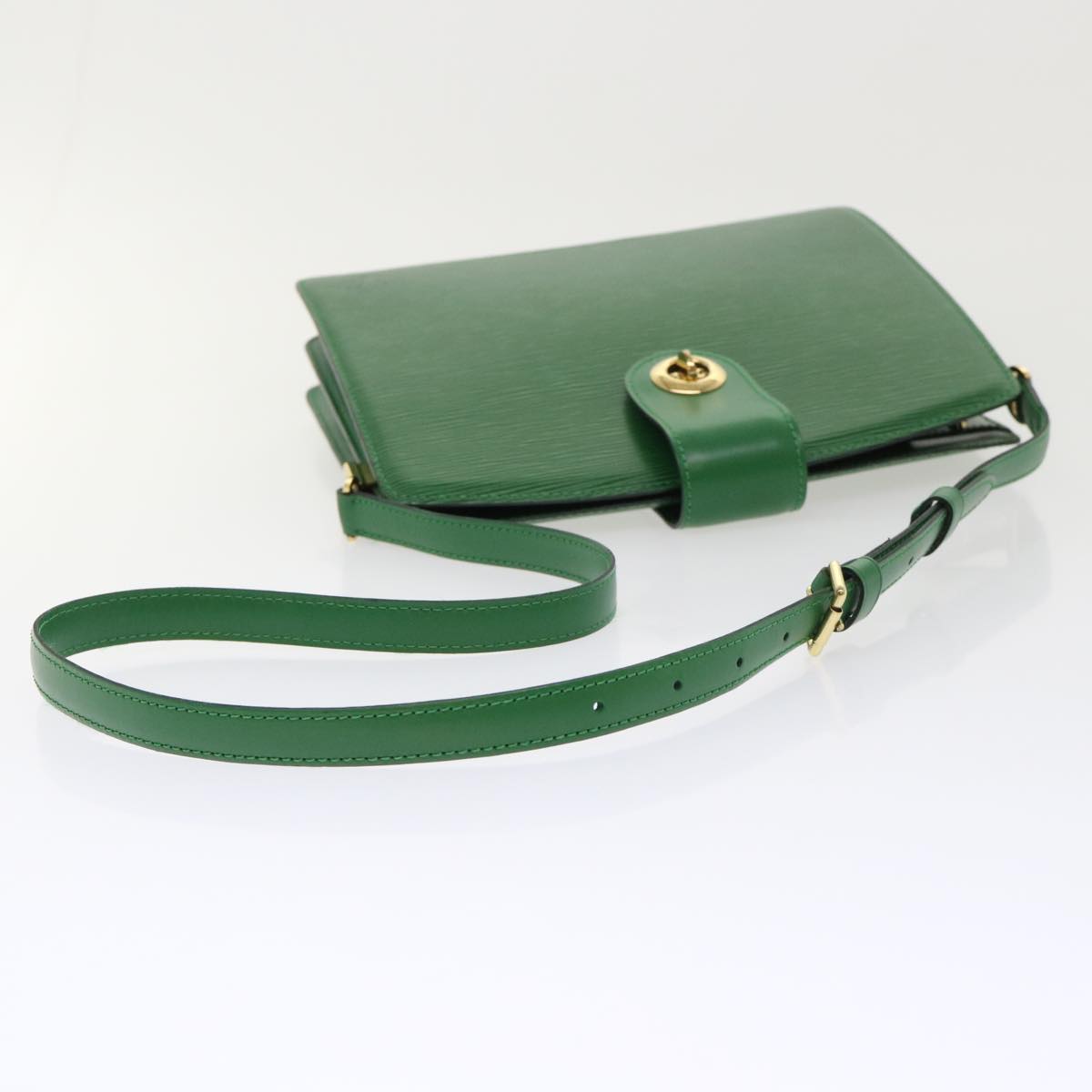 LOUIS VUITTON Epi Capucines Shoulder Bag Green M52344 LV Auth 52058