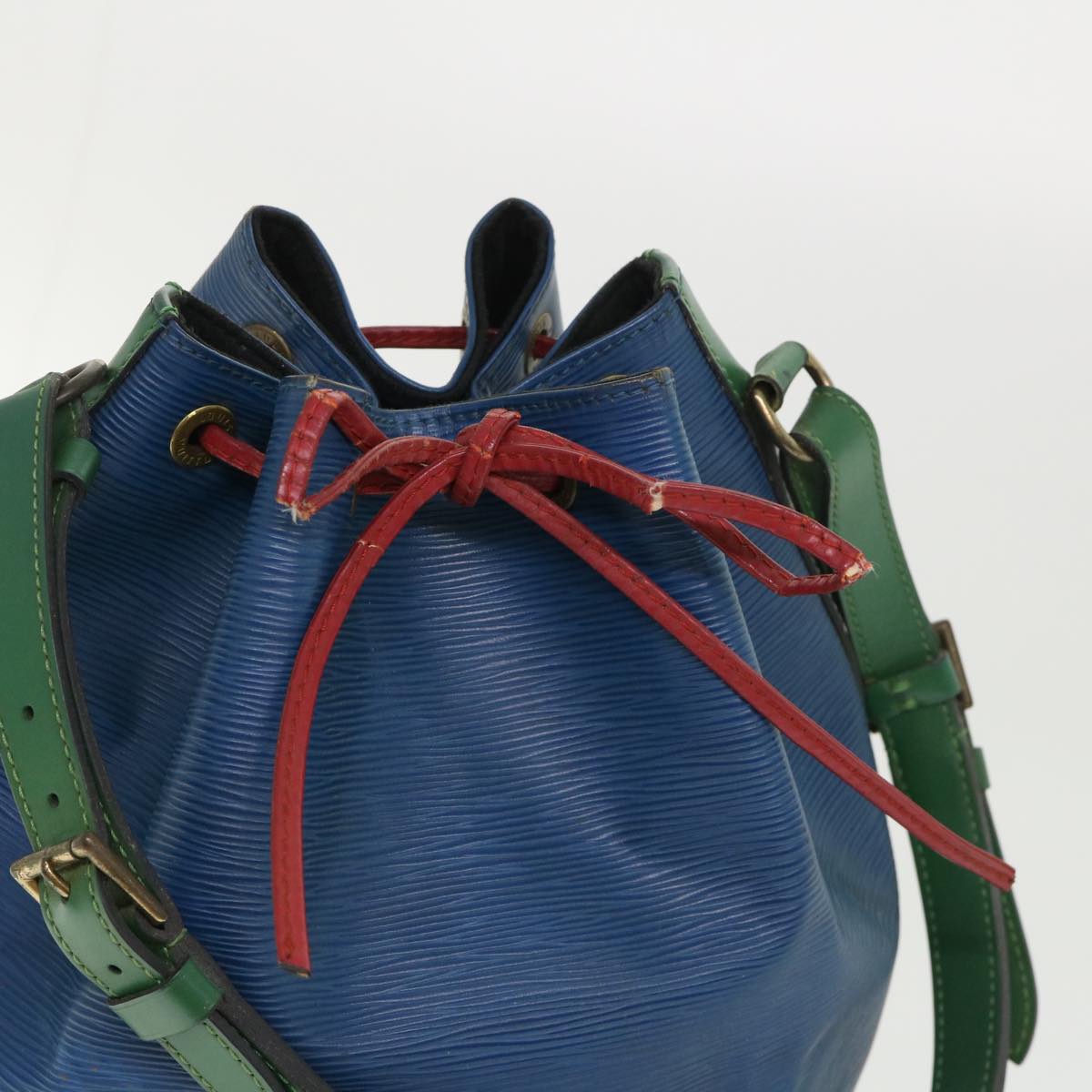 LOUIS VUITTON Epi Tricolor Noe Shoulder Bag Blue Red Green M44082 LV Auth 52239