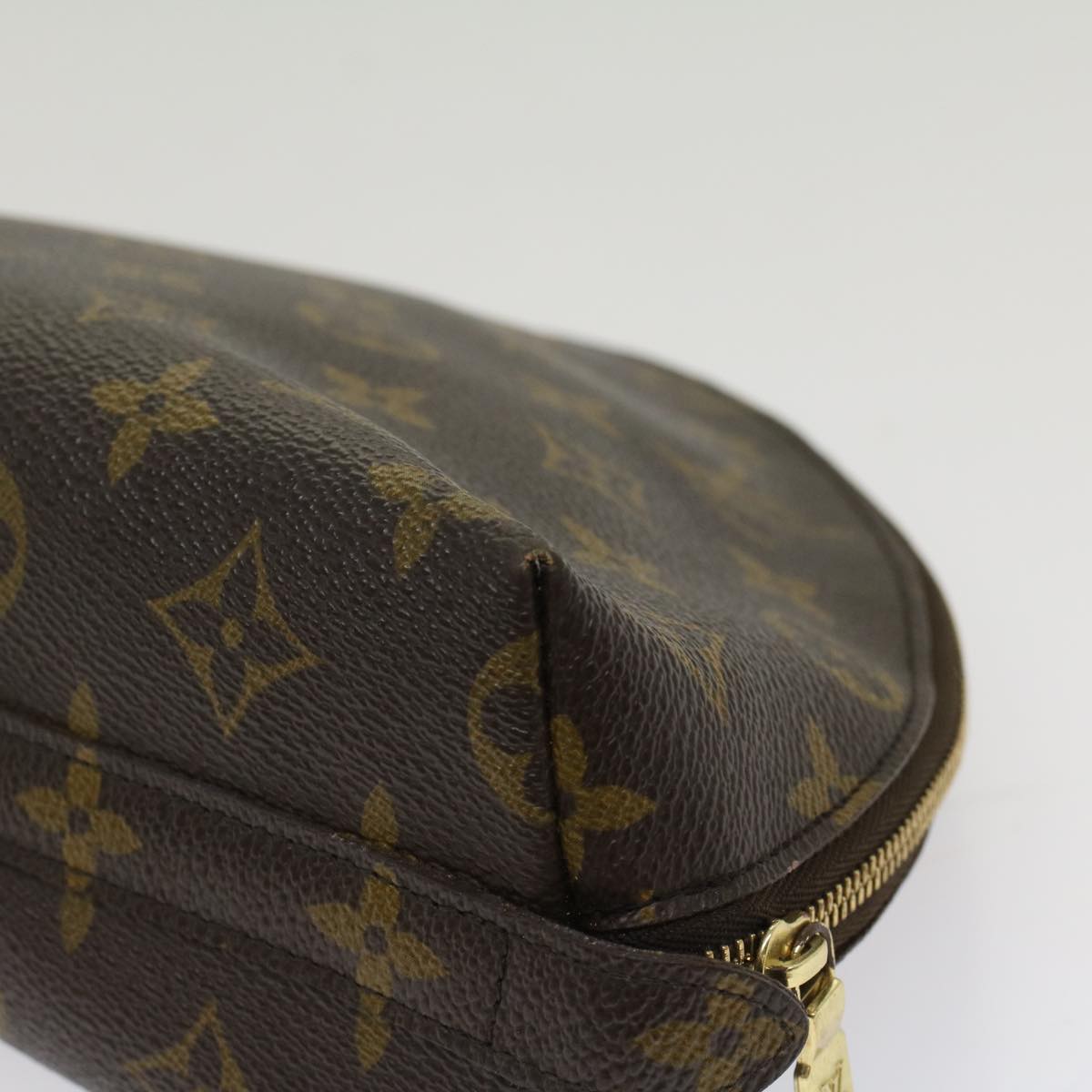 LOUIS VUITTON Monogram Trousse Demi Ronde Cosmetic Pouch M47520 LV Auth 52288