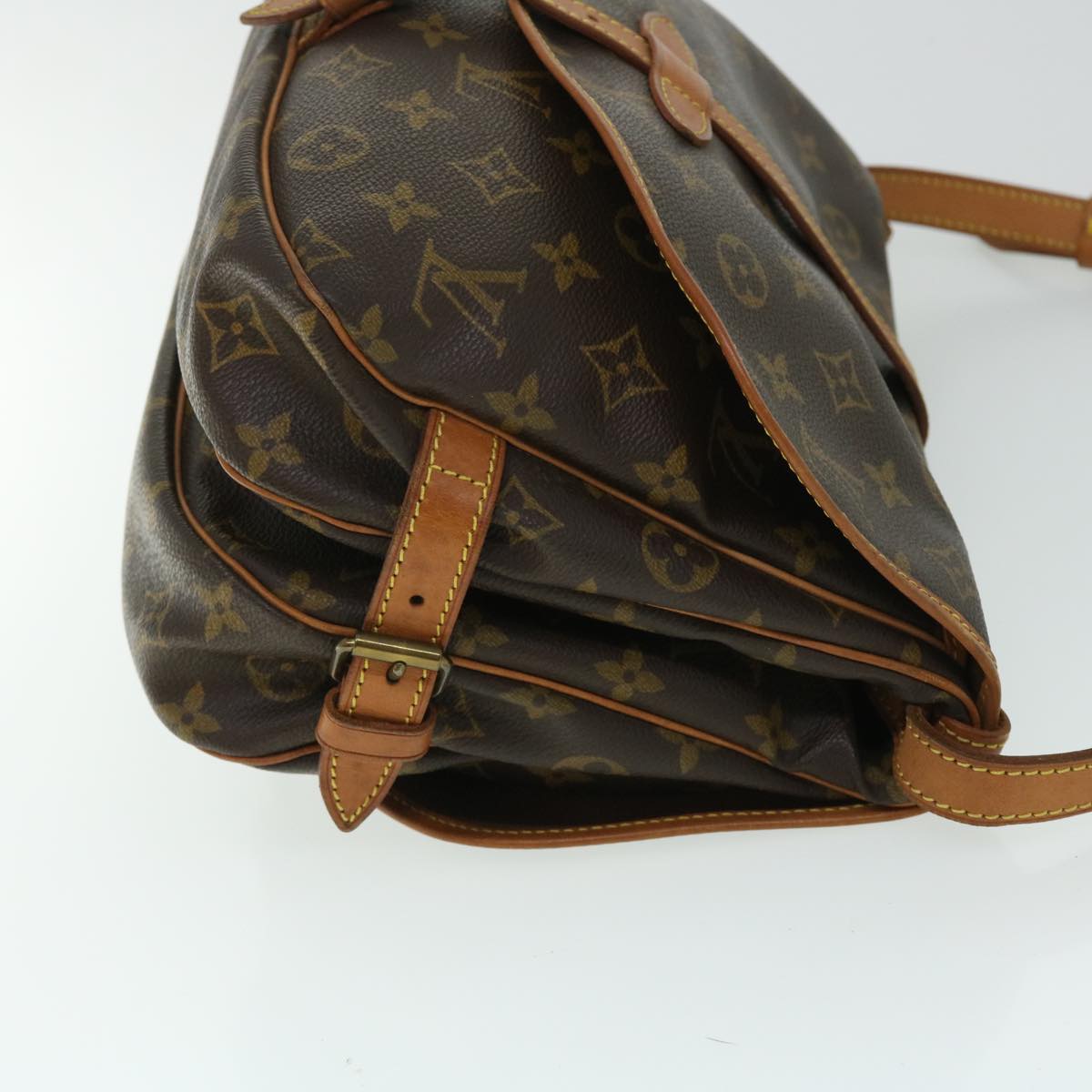 LOUIS VUITTON Monogram Saumur 30 Shoulder Bag M42256 LV Auth 52314