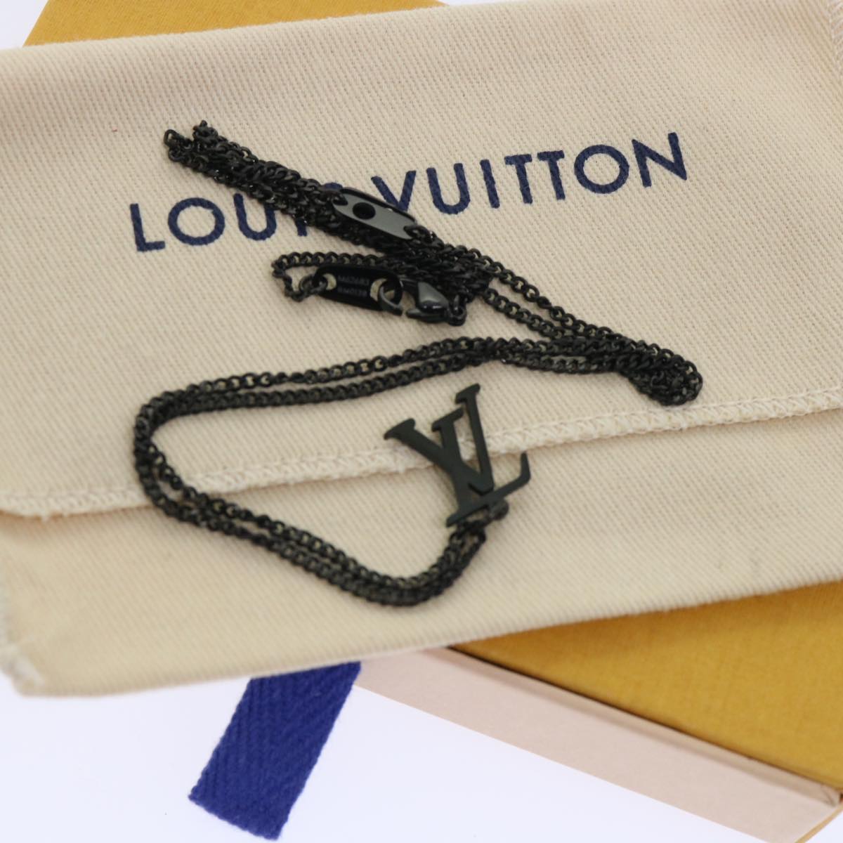 LOUIS VUITTON Adjustable Collier LV Upside Down Necklace Black M62683 Auth 52449