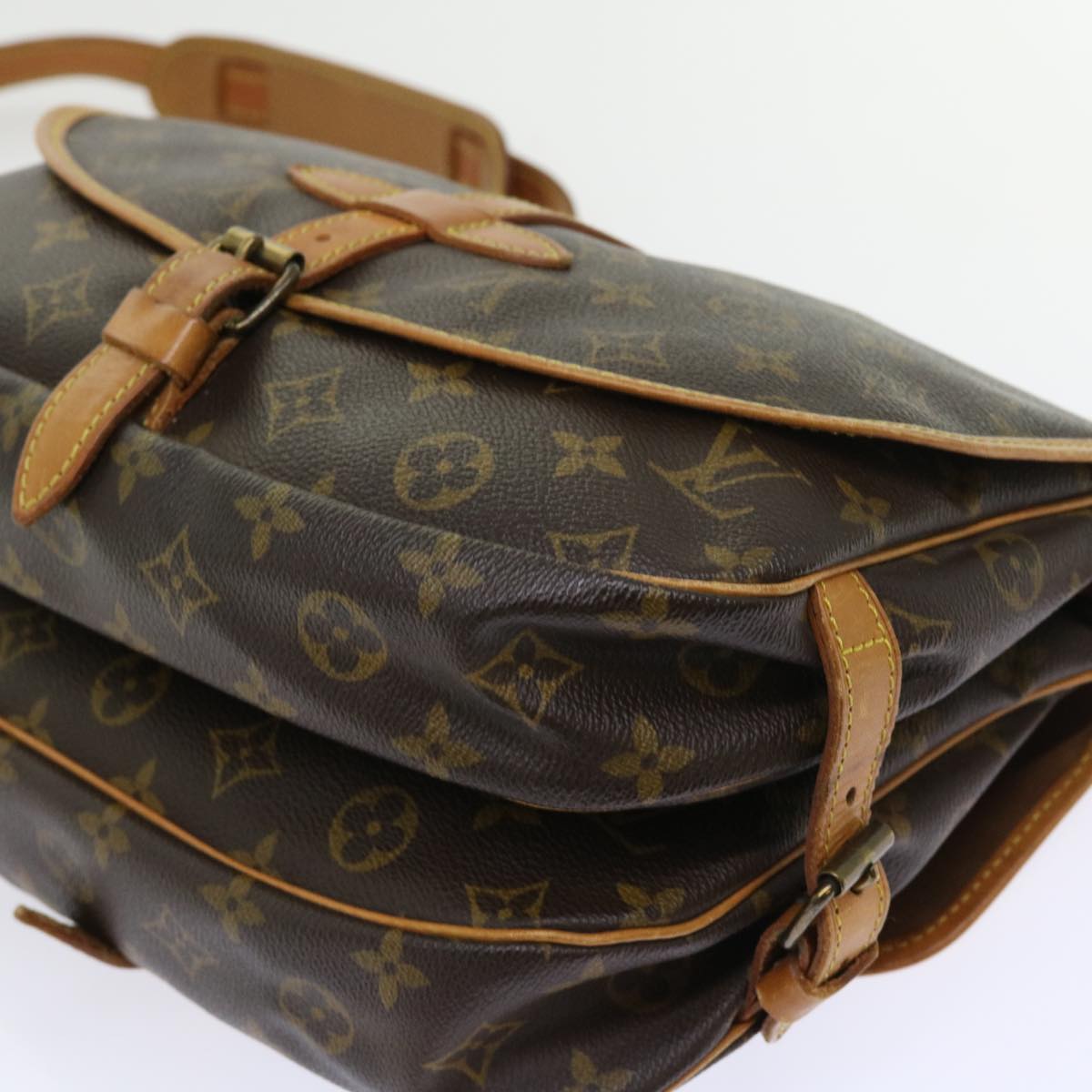 LOUIS VUITTON Monogram Saumur 30 Shoulder Bag M42256 LV Auth 52649