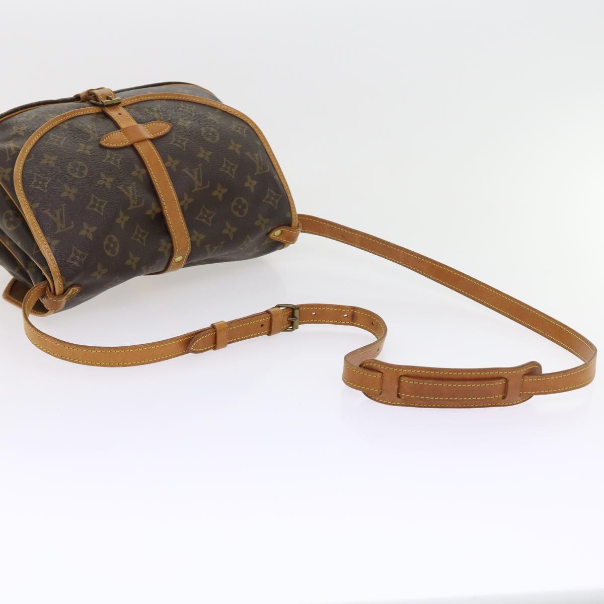 LOUIS VUITTON Monogram Saumur 30 Shoulder Bag M42256 LV Auth 52649