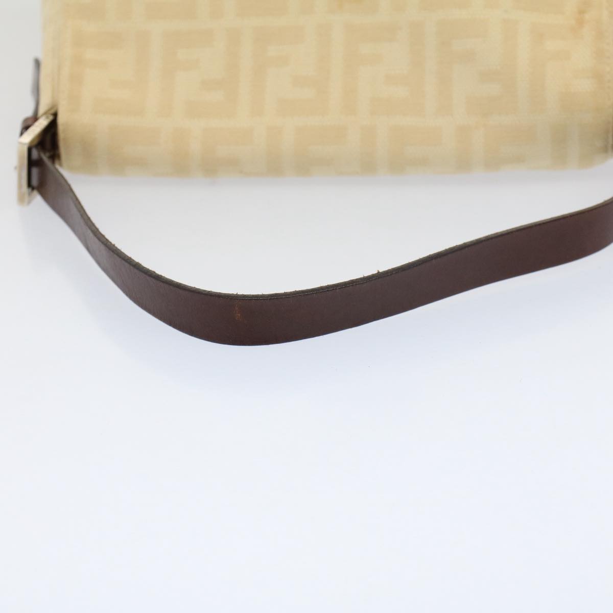 FENDI Mamma Baguette Shoulder Bag Beige Auth 52740