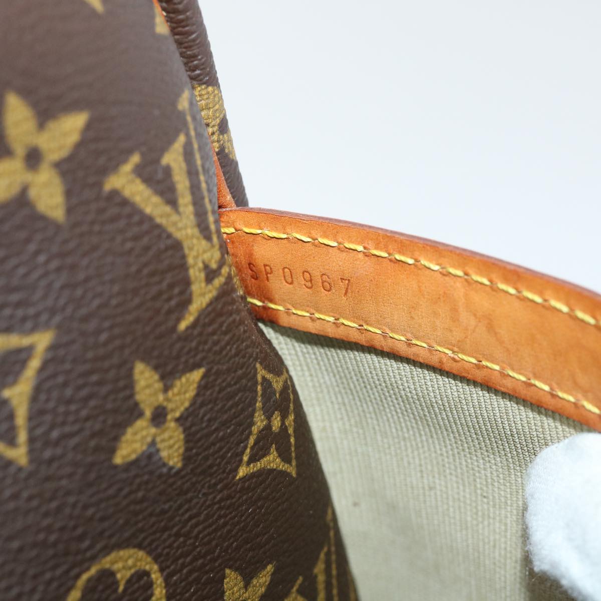 LOUIS VUITTON Monogram Reporter GM Shoulder Bag M45252 LV Auth 52797