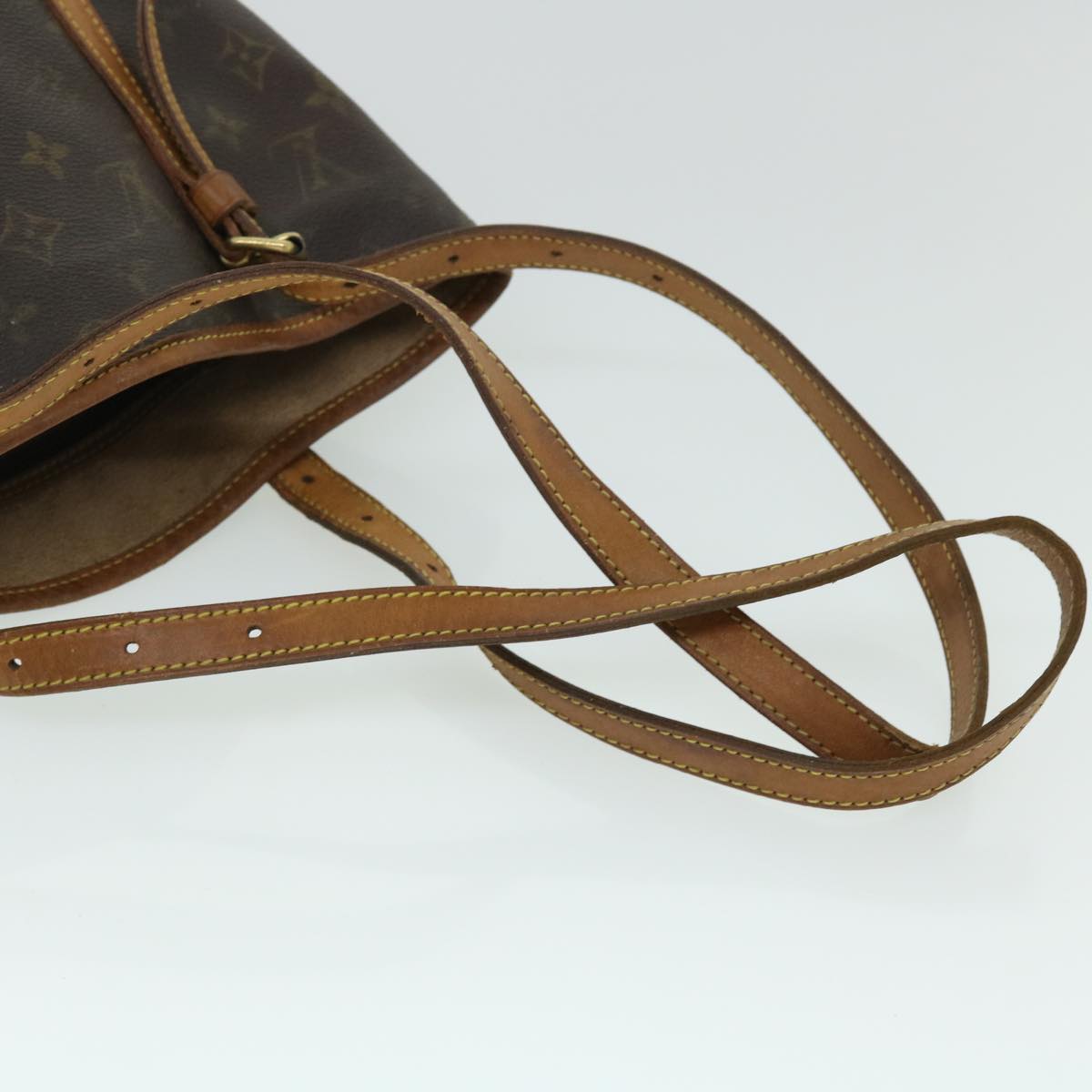 LOUIS VUITTON Monogram Bucket GM Shoulder Bag M42236 LV Auth 52852