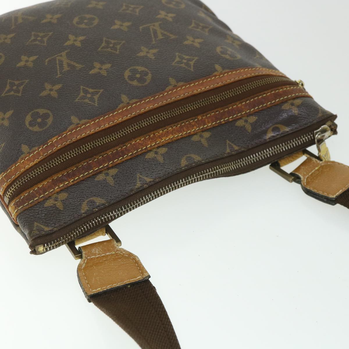 LOUIS VUITTON Monogram Pochette Bosphore Shoulder Bag M40044 LV Auth 53304