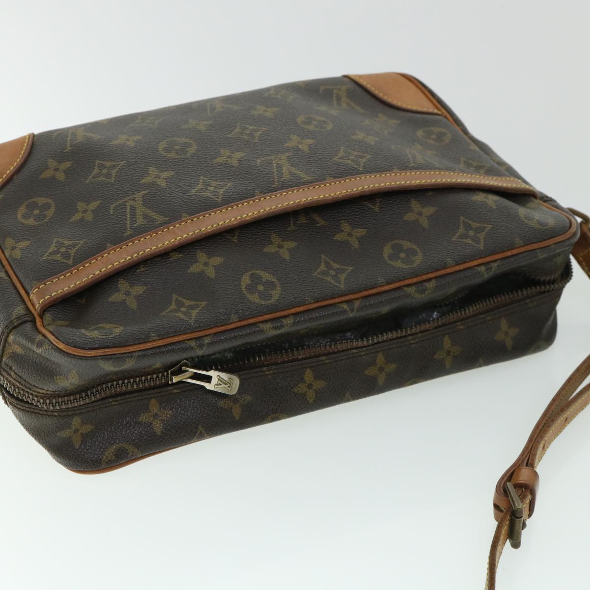 LOUIS VUITTON Monogram Trocadero 30 Shoulder Bag M51272 LV Auth 53898