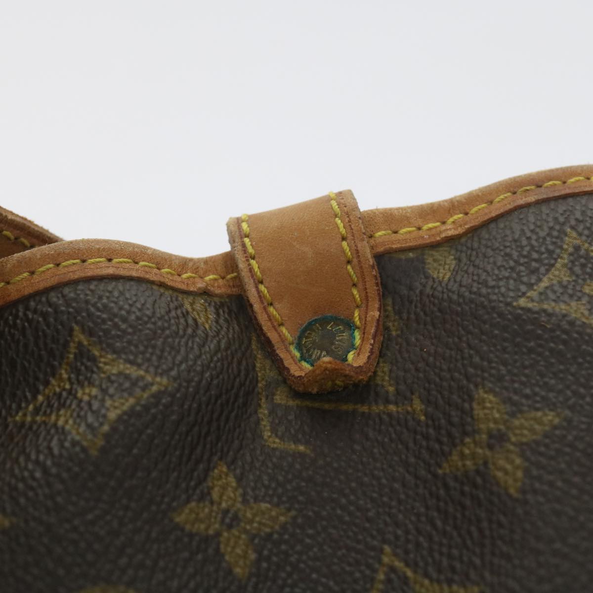 LOUIS VUITTON Monogram Saumur 30 Shoulder Bag M42256 LV Auth 54147