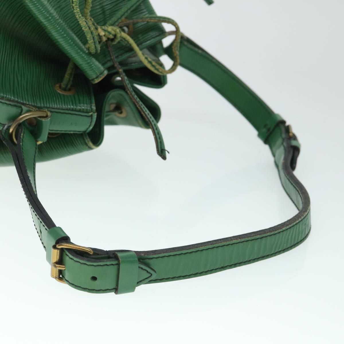 LOUIS VUITTON Epi Petit Noe Shoulder Bag Vintage Green M44104 LV Auth 54871