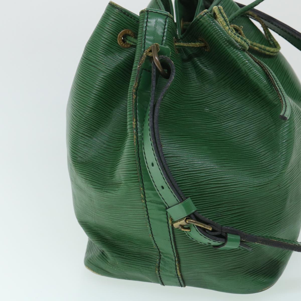 LOUIS VUITTON Epi Petit Noe Shoulder Bag Vintage Green M44104 LV Auth 54871