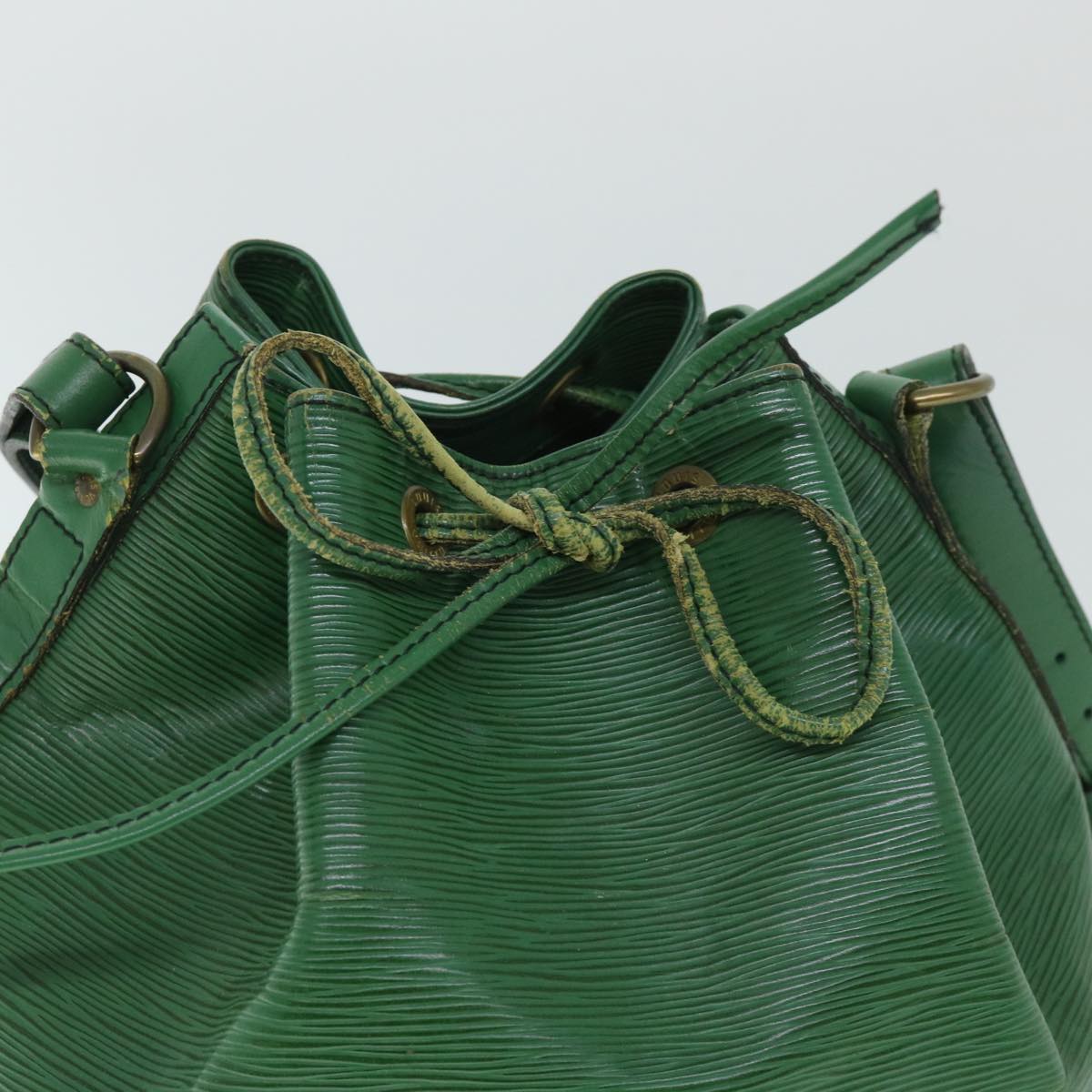 LOUIS VUITTON Epi Petit Noe Shoulder Bag Vintage Green M44104 LV Auth 54871