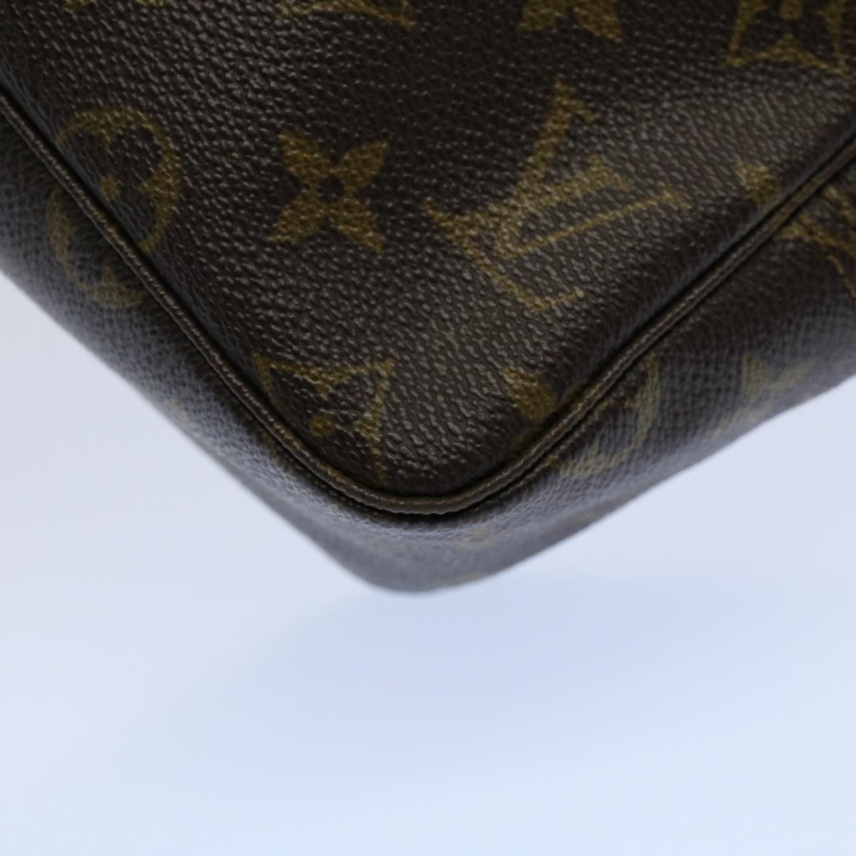 LOUIS VUITTON Monogram Trousse Toilette 28 Clutch Bag M47522 LV Auth 54924