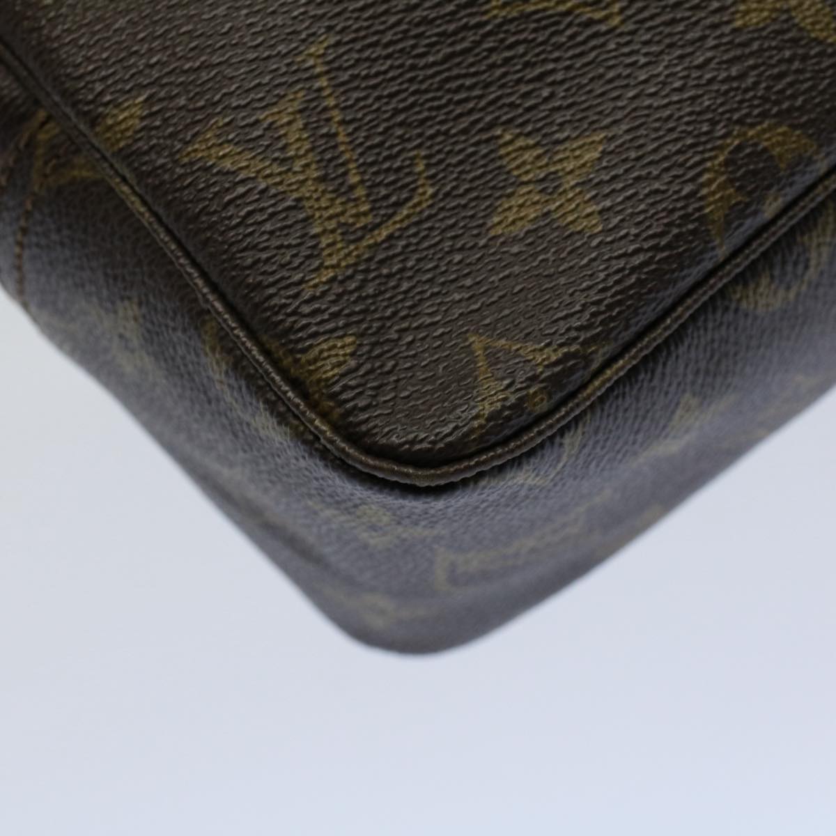 LOUIS VUITTON Monogram Trousse Toilette 28 Clutch Bag M47522 LV Auth 54924