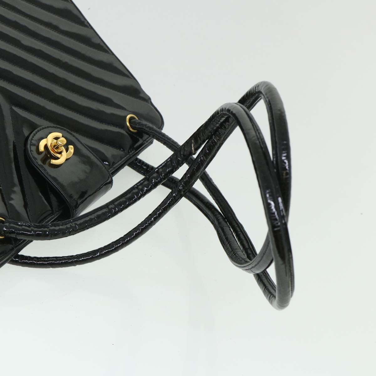 CHANEL V Stitch Turn Lock Shoulder Bag Patent leather Black CC Auth 54998