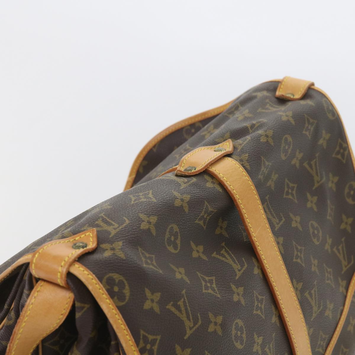 LOUIS VUITTON Monogram Saumur 35 Shoulder Bag M42254 LV Auth 55322