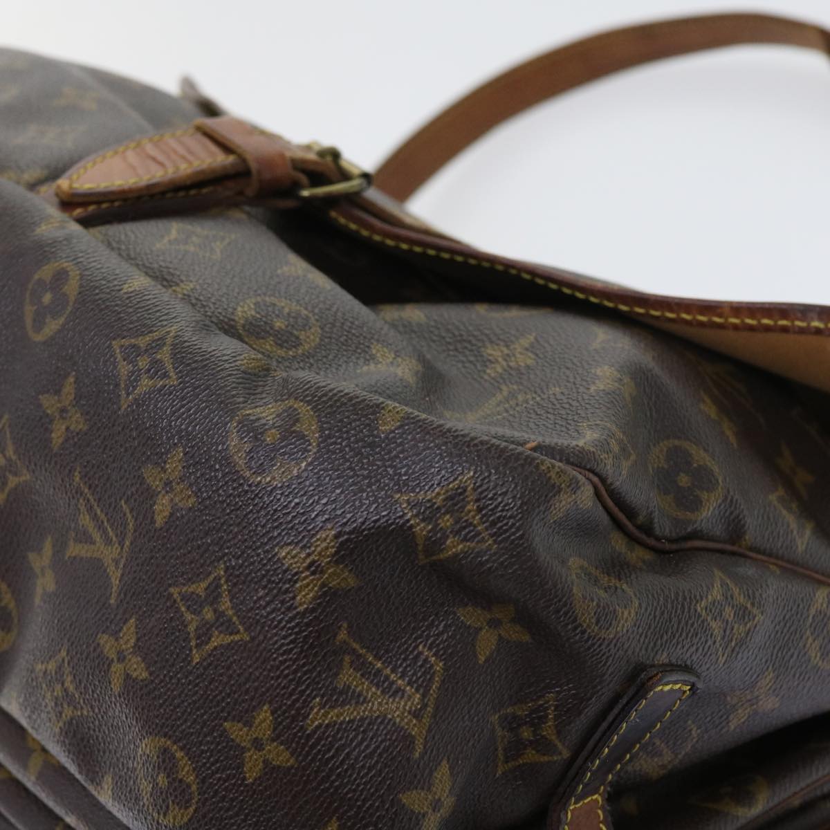 LOUIS VUITTON Monogram Saumur 35 Shoulder Bag M42254 LV Auth 55382