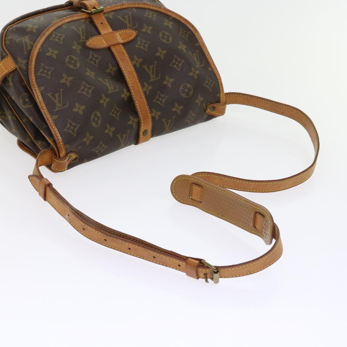 LOUIS VUITTON Monogram Saumur 30 Shoulder Bag M42256 LV Auth 55727