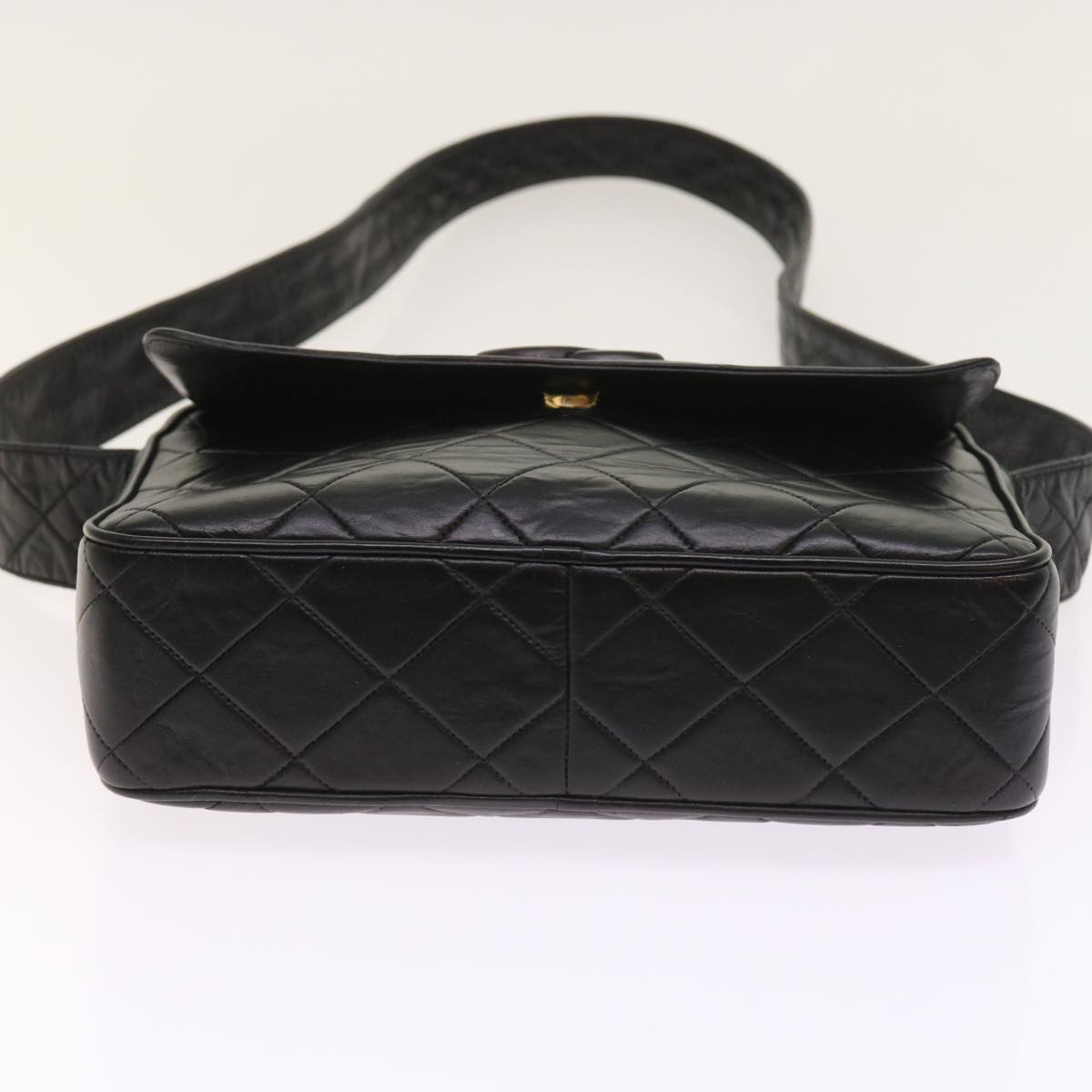 CHANEL Matelasse Shoulder Bag Lamb Skin Black CC Auth 55757