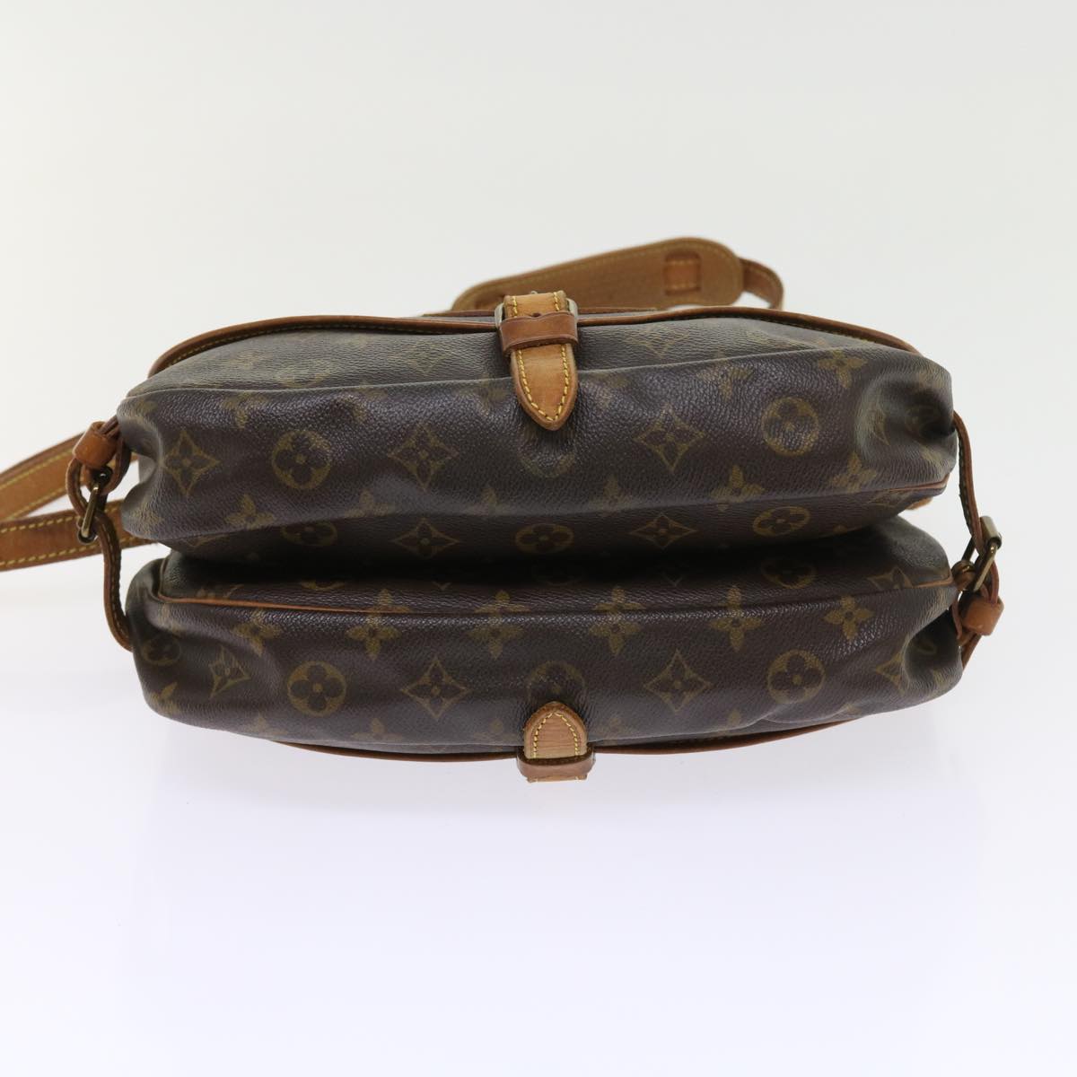 LOUIS VUITTON Monogram Saumur 30 Shoulder Bag M42256 LV Auth 55952