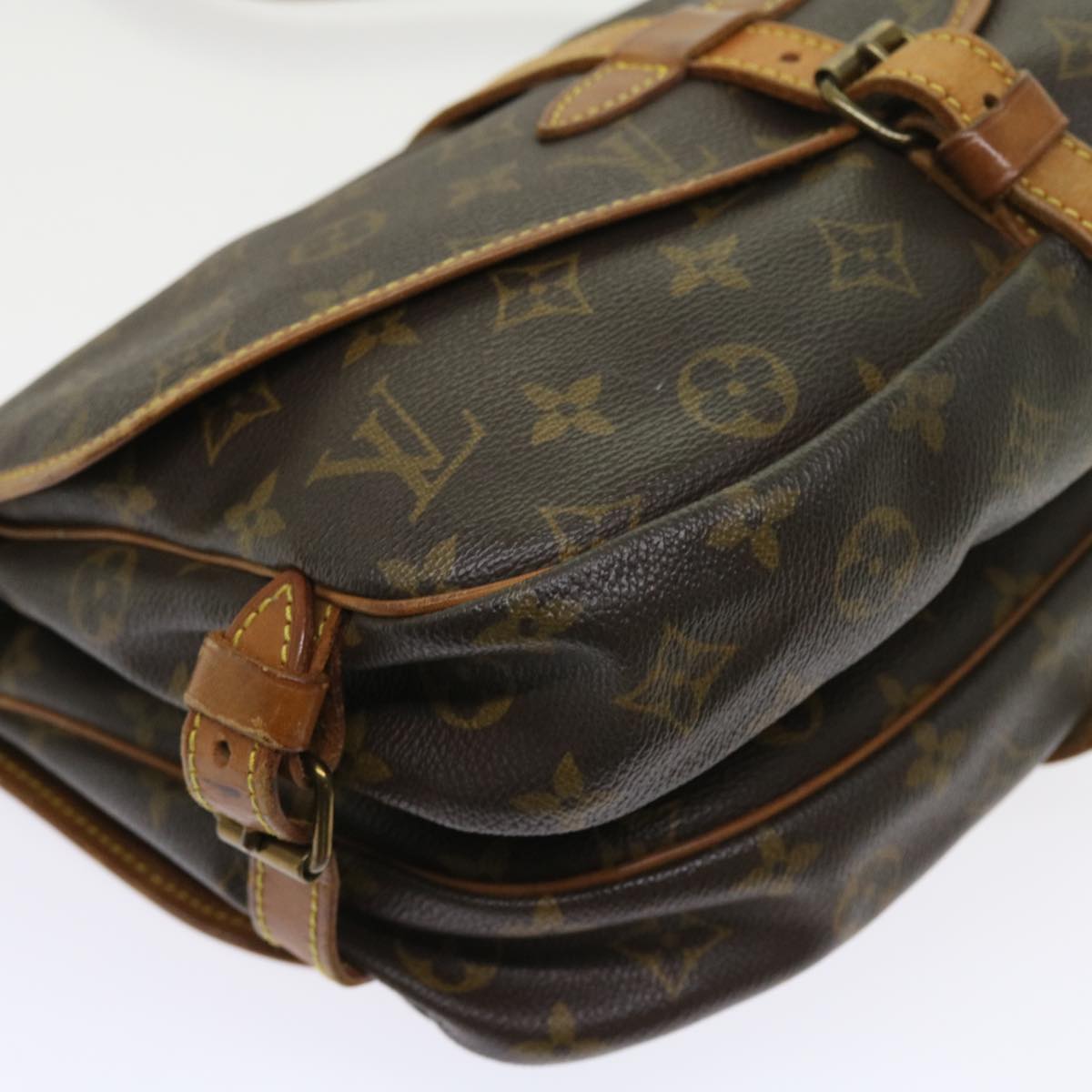 LOUIS VUITTON Monogram Saumur 30 Shoulder Bag M42256 LV Auth 55952