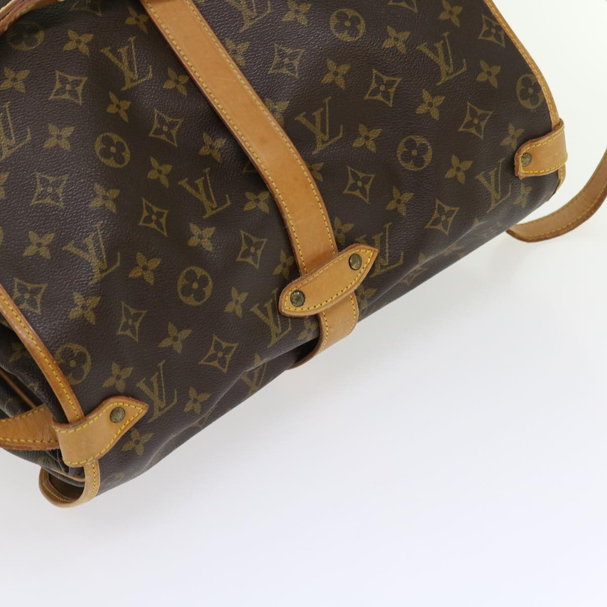 LOUIS VUITTON Monogram Saumur 35 Shoulder Bag M42254 LV Auth 55990