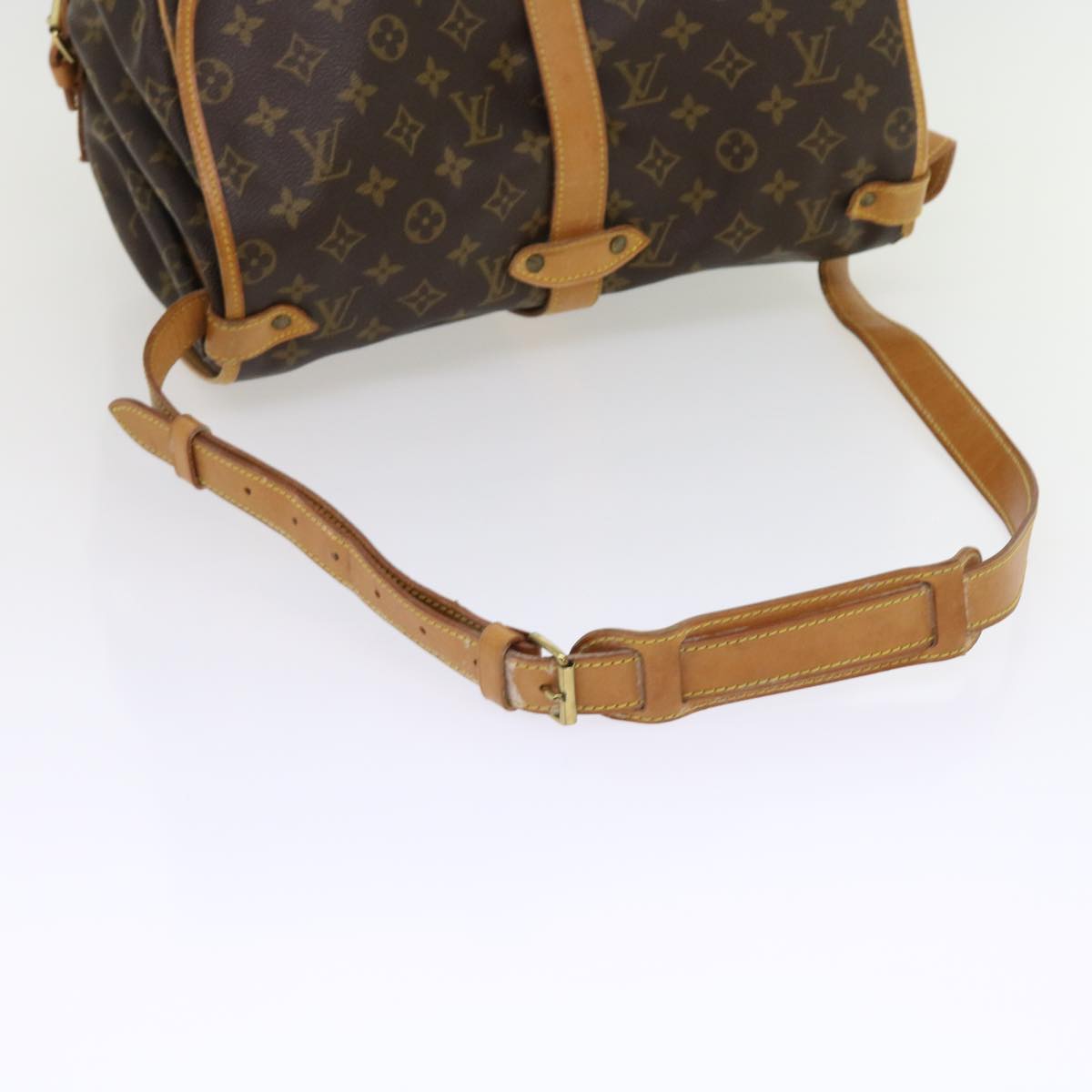 LOUIS VUITTON Monogram Saumur 35 Shoulder Bag M42254 LV Auth 55990