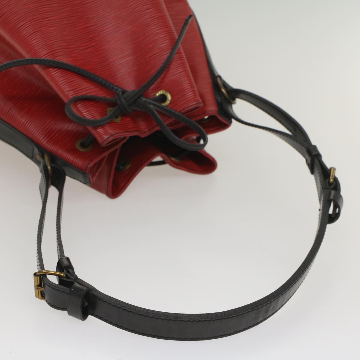 LOUIS VUITTON Epi Petit Noe Shoulder Bag Bicolor Black Red M44172 LV Auth 56011