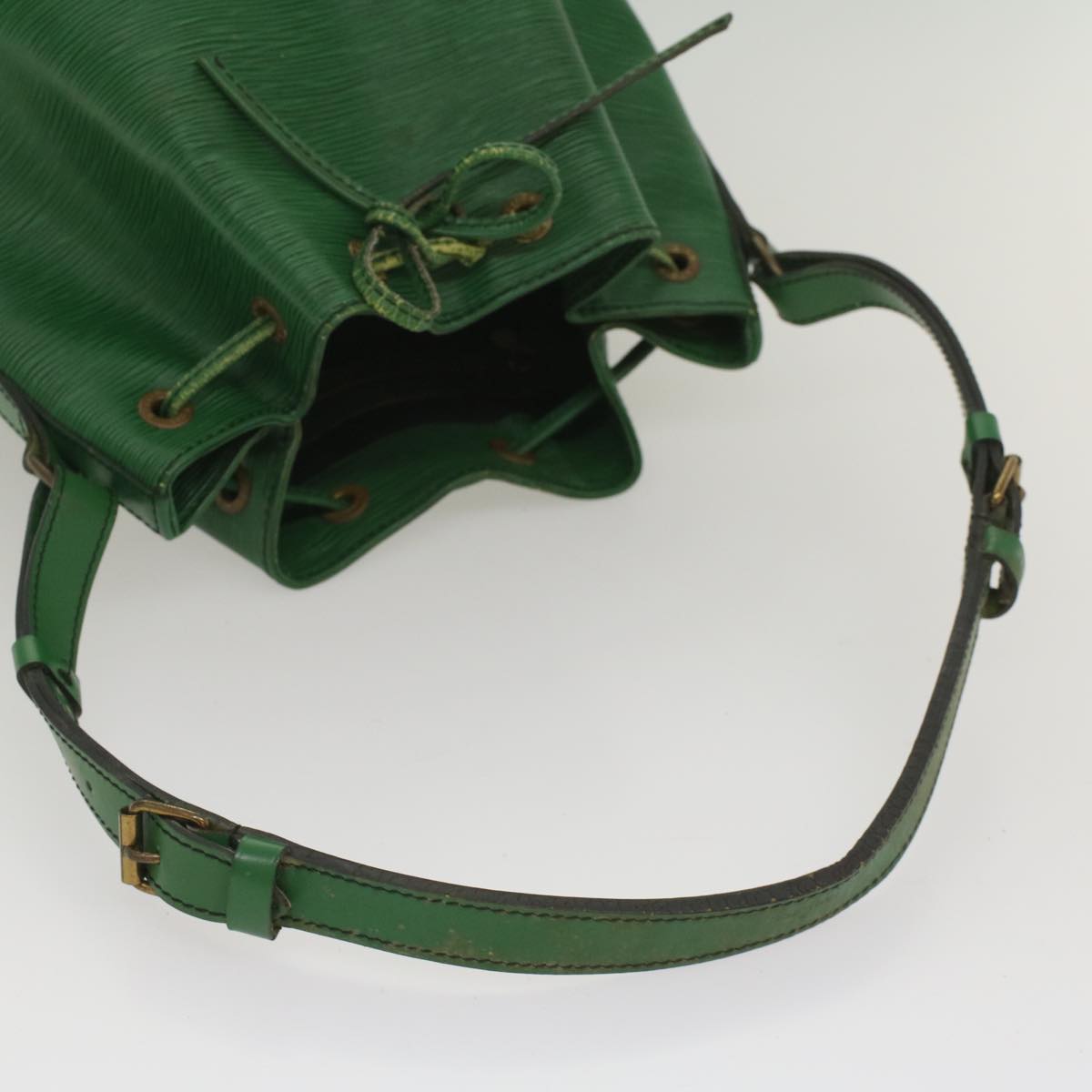 LOUIS VUITTON Epi Petit Noe Shoulder Bag Green M44104 LV Auth 56013