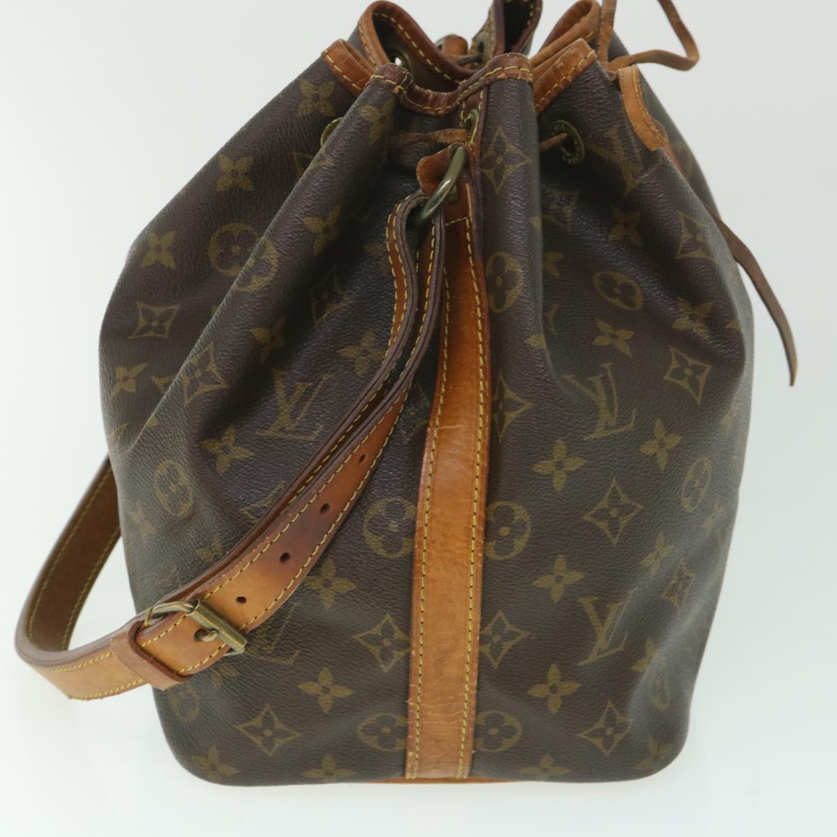 LOUIS VUITTON Monogram Petit Noe Shoulder Bag M42226 LV Auth 56138