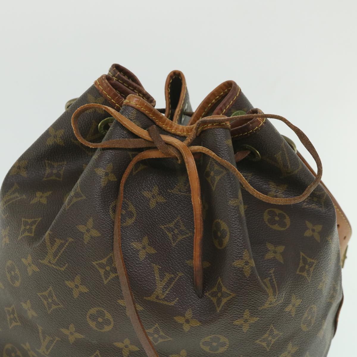 LOUIS VUITTON Monogram Petit Noe Shoulder Bag M42226 LV Auth 56138