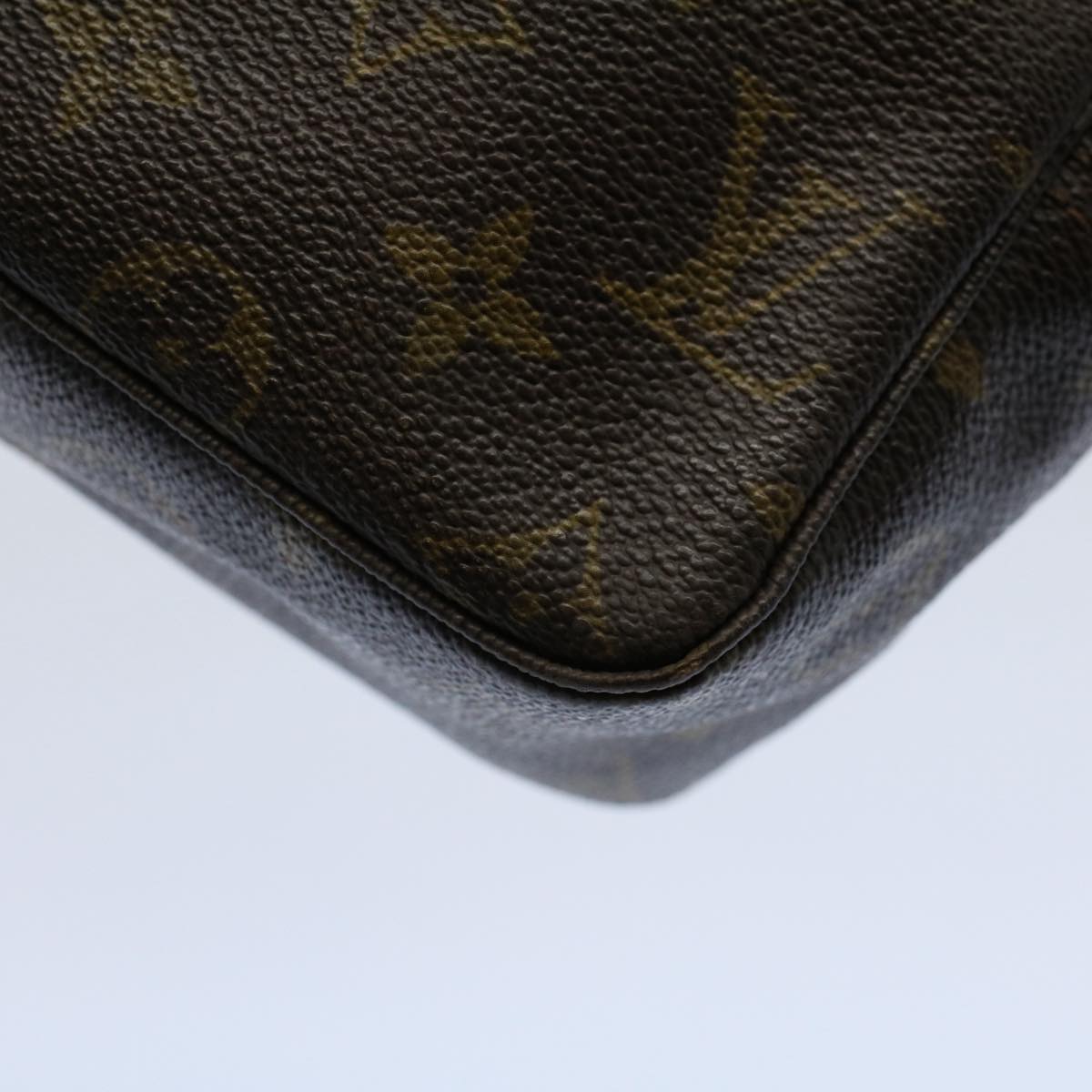 LOUIS VUITTON Monogram Trousse Toilette 28 Clutch Bag M47522 LV Auth 56177