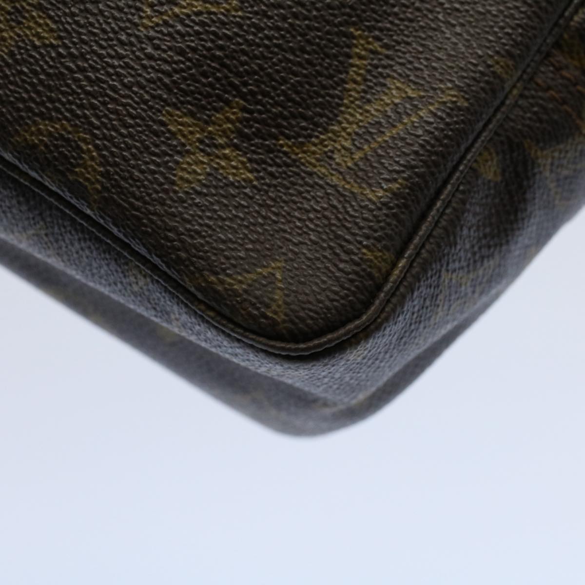 LOUIS VUITTON Monogram Trousse Toilette 28 Clutch Bag M47522 LV Auth 56177