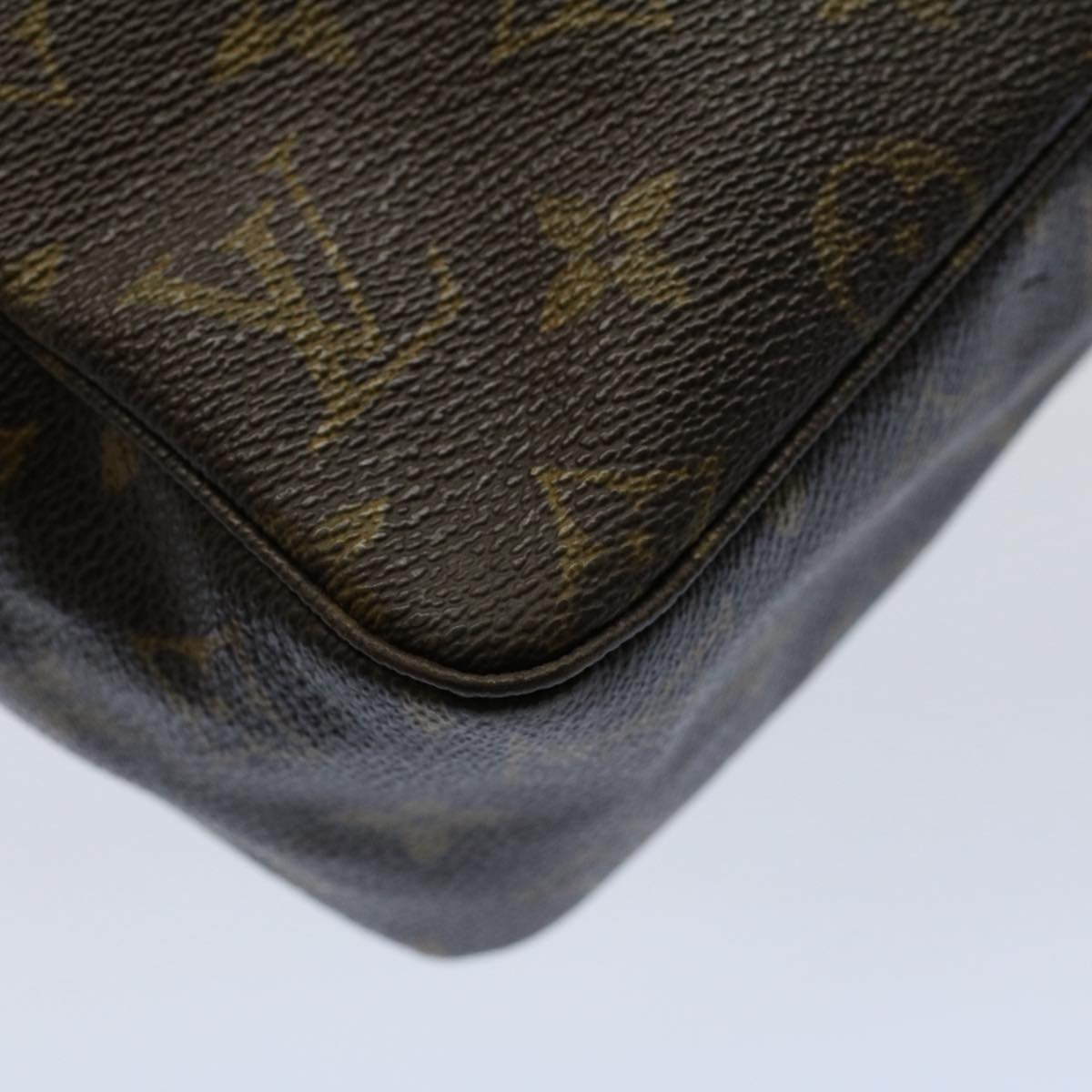 LOUIS VUITTON Monogram Trousse Toilette 28 Clutch Bag M47522 LV Auth 56177