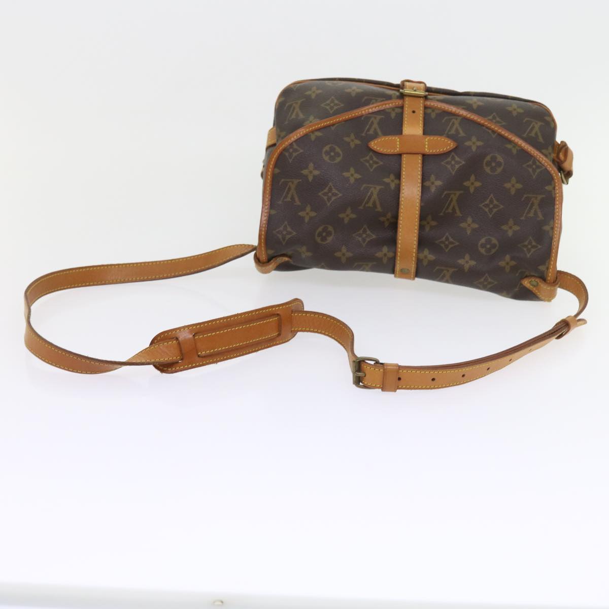 LOUIS VUITTON Monogram Saumur 30 Shoulder Bag M42256 LV Auth 56220