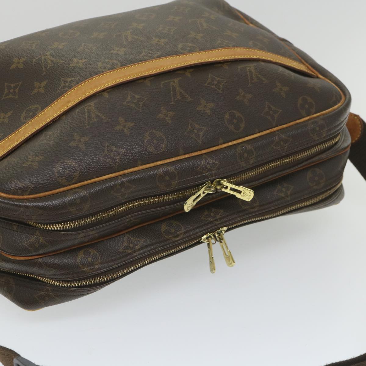 LOUIS VUITTON Monogram Reporter GM Shoulder Bag M45252 LV Auth 56498